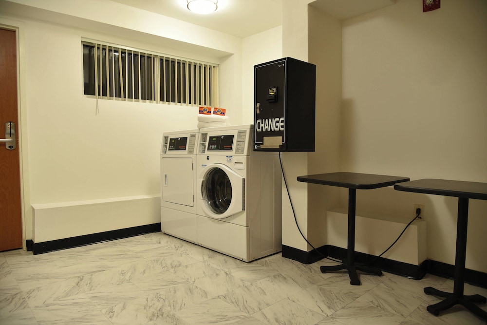 Fairfield Inn & Suites Hartford Airport 20/34