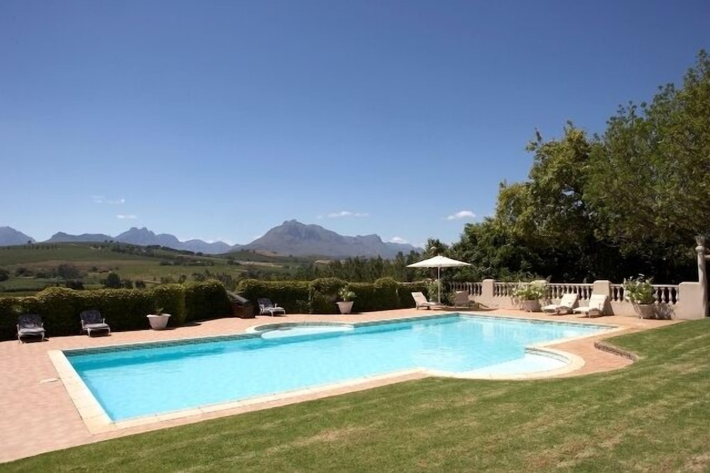 Clos Malverne Wine Estate Accommodation 42/46