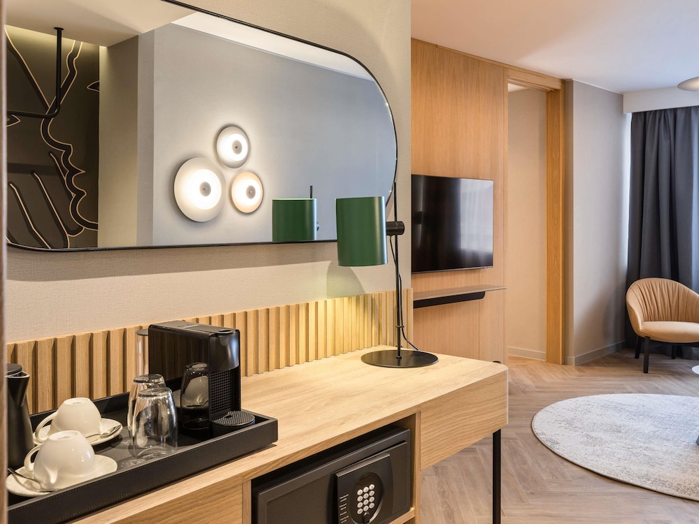 جناح جونيور بسرير كينج مع أريكة، Mercure Sofia City 8/8
