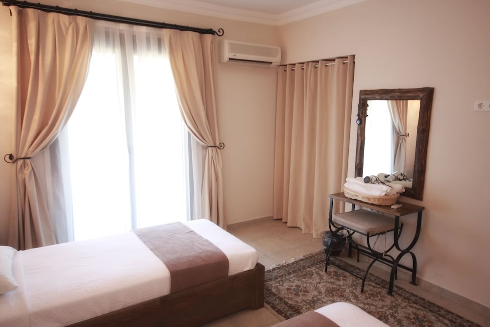 Dardanos Hotel 6/37