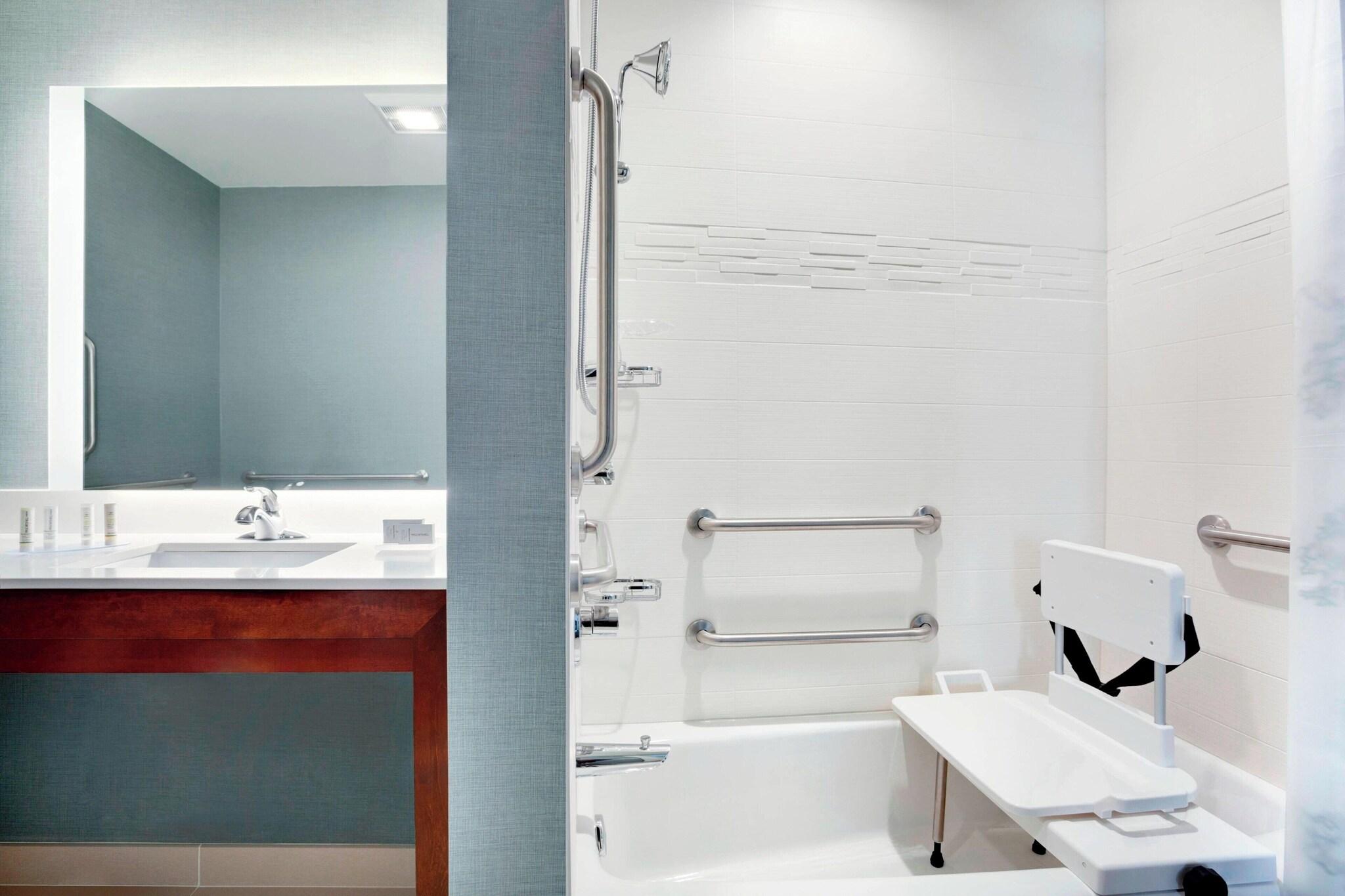 Suite, 2 Double Beds, Residence Inn Kingston 6/9