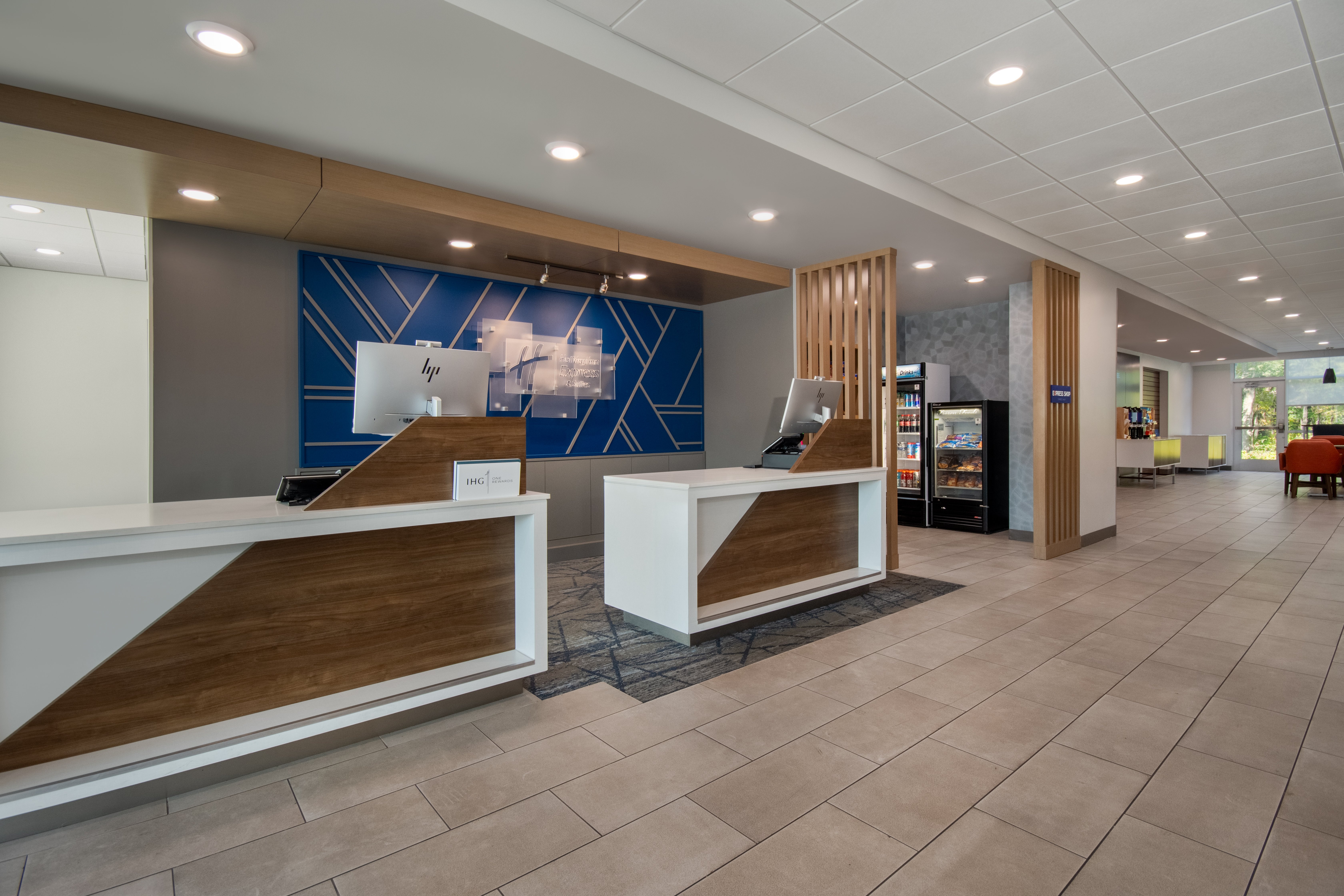 Holiday Inn Express & Suites Muskegon - Grand Haven, an IHG Hotel 3/32