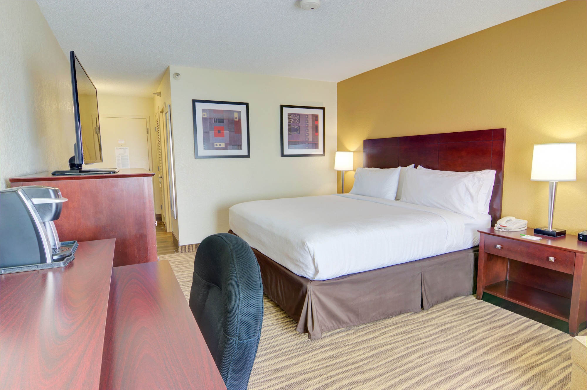 PREMIUM, KING BED