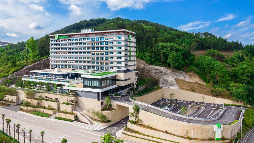 HOLIDAY INN Tongren Wanshan 2/48