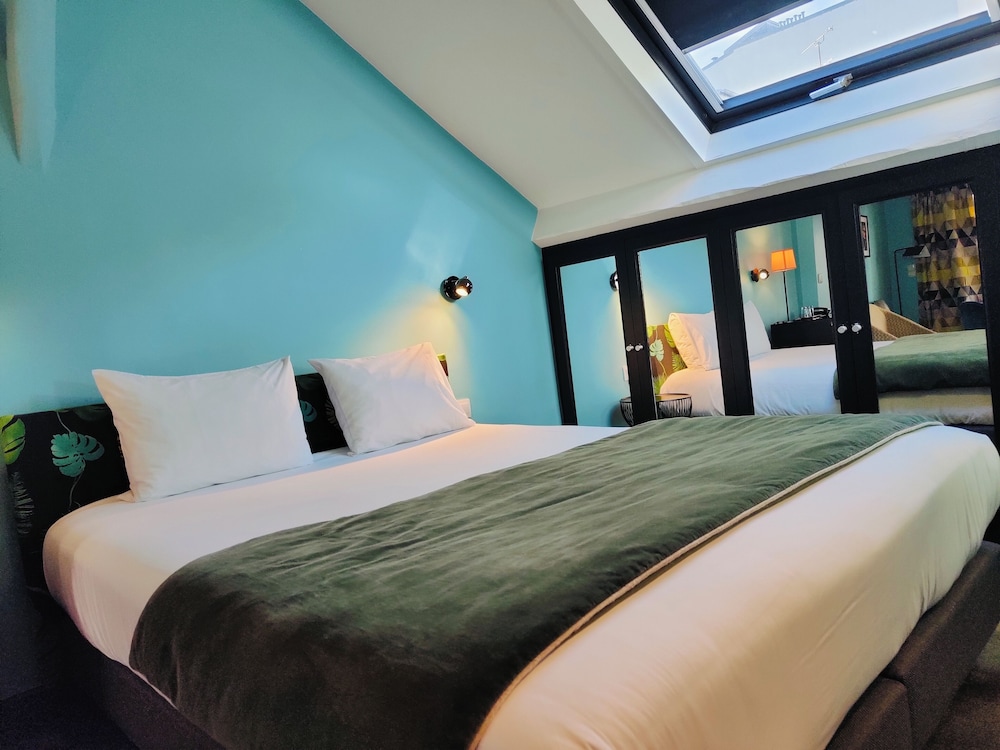 DUPLEX, SUITE, TERRACE
