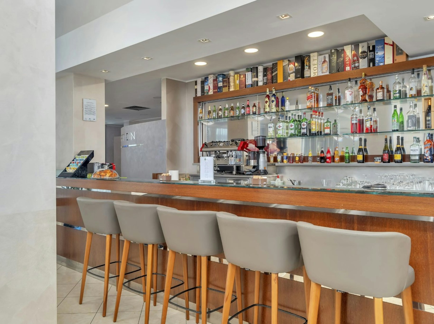 B&B HOTELS Park Hotel Cassano 56/64