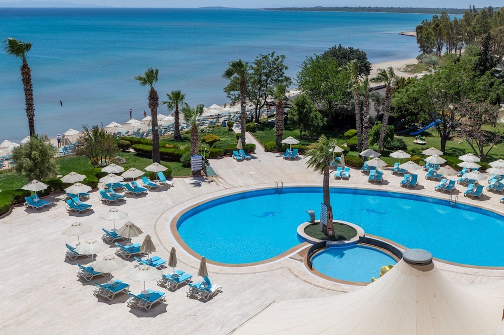 The Holiday Resort 52/54