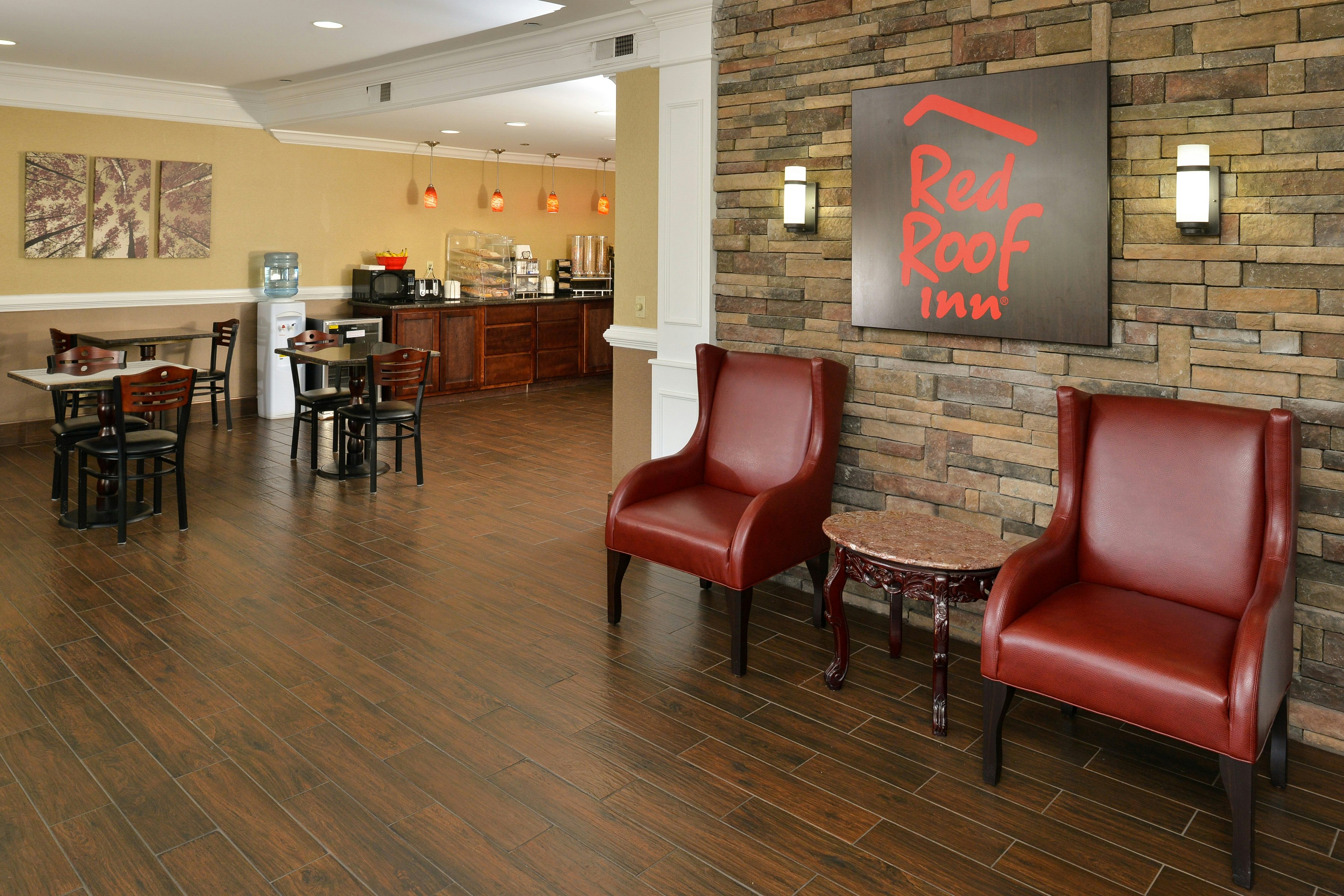 Red Roof Inn Dalton 20/26