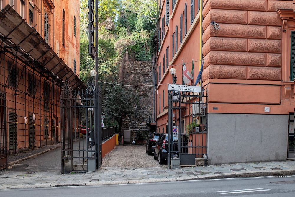 Assarotti Hotel 48/52
