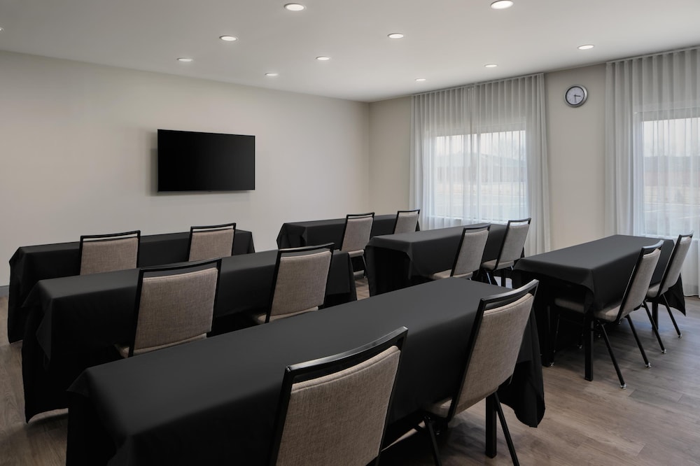 Hyatt Studios Huntsville 37/50