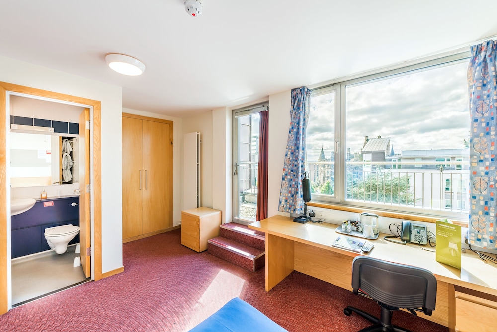 Pollock Estate - Summer Accommodation 24/56