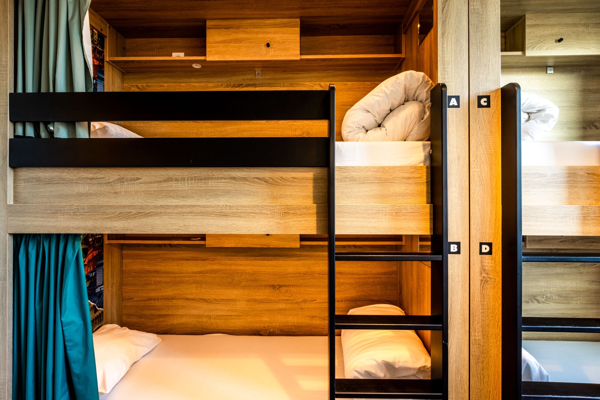 PRIVATE, MIXED DORM, 4 PEOPLE, PRIVATE BATHROOM