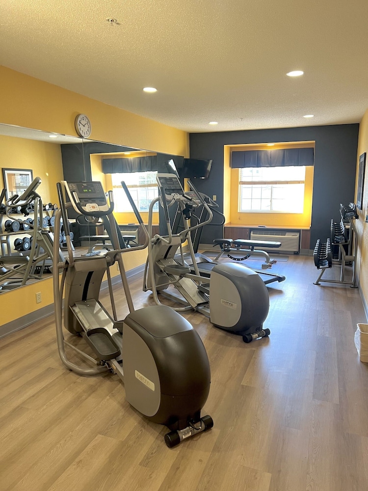 Microtel Inn & Suites By Wyndham Chili /Rochester Airport 9/19
