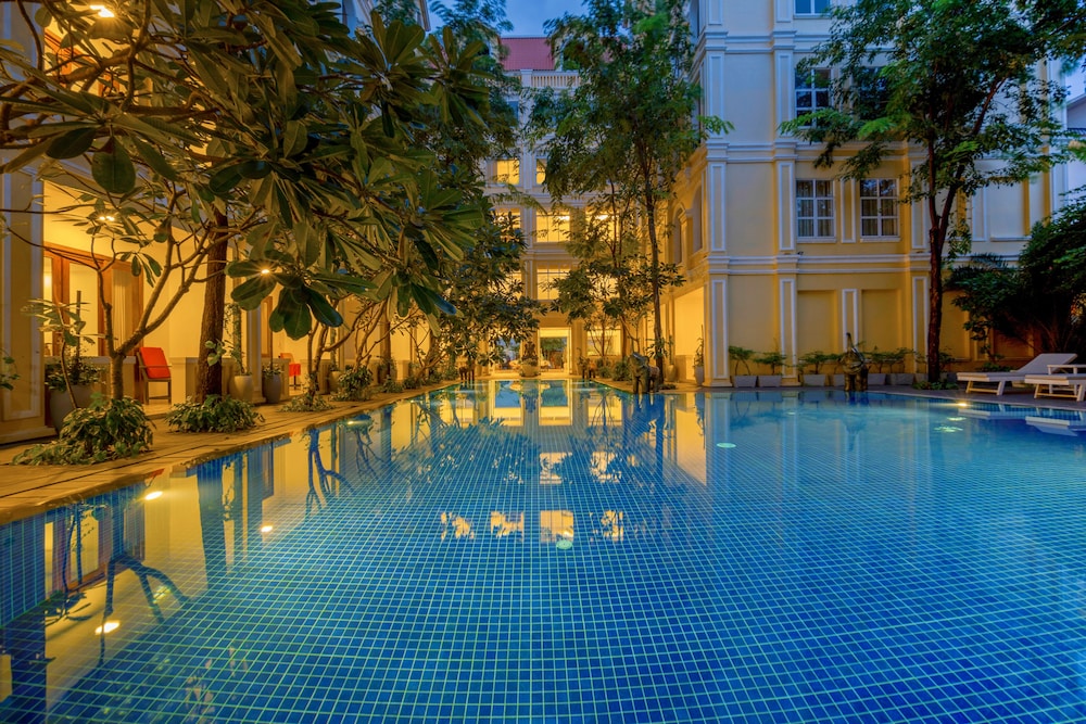 La Residence WatBo Hotel 60/64