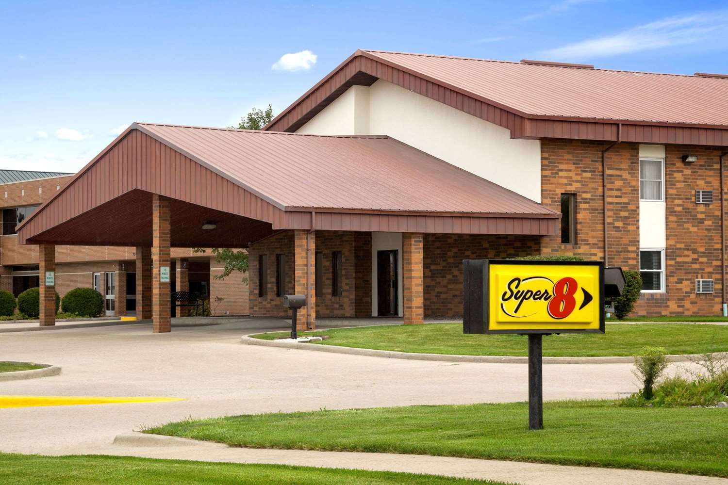 Super 8 By Wyndham Tuscola 1/8