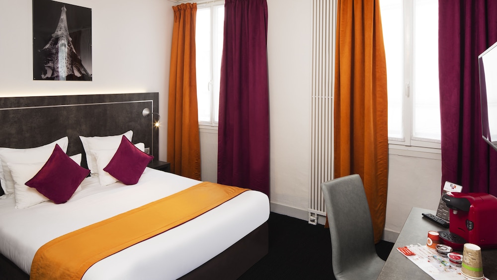 ROOM, DOUBLE BED