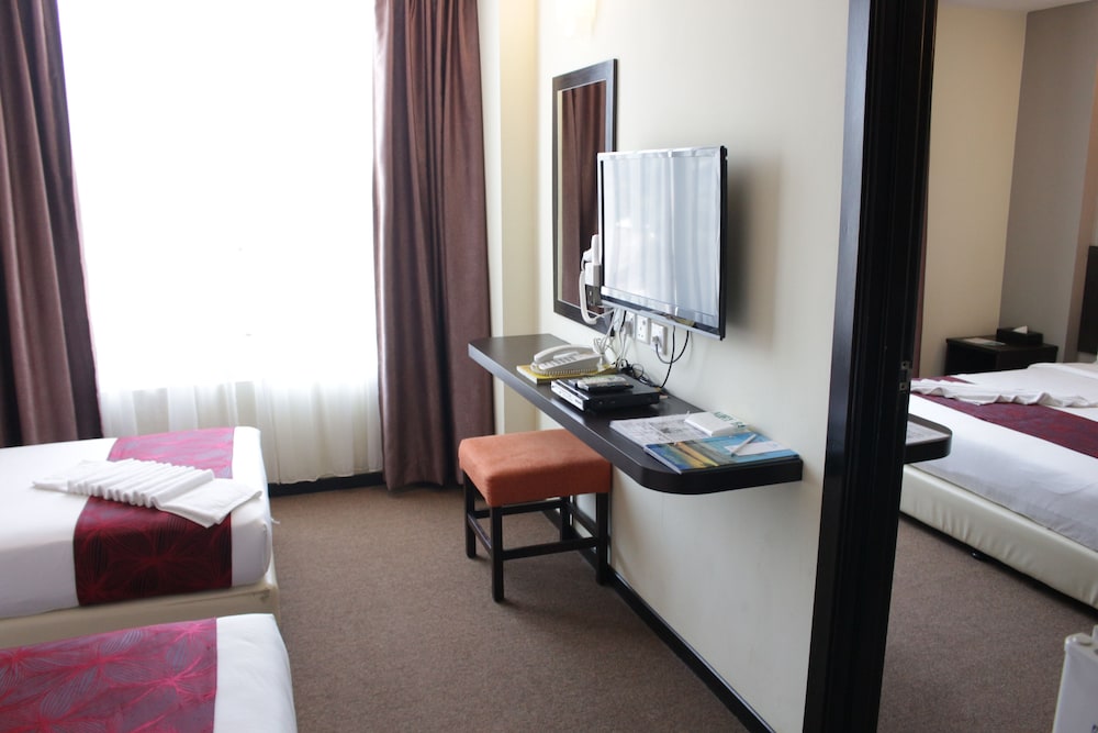 Paradise Spa Hotel 56/62