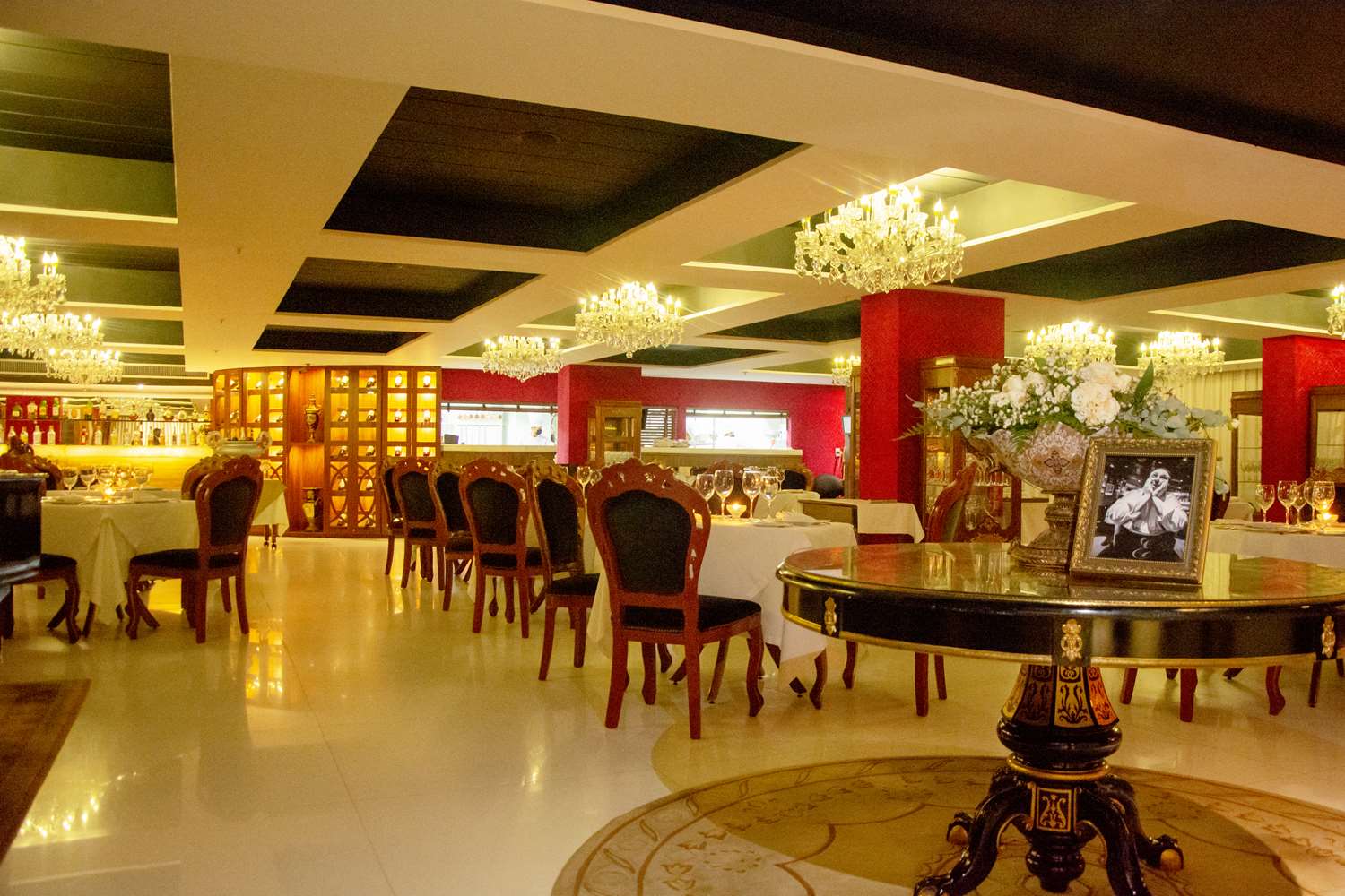 restaurant cafeteria