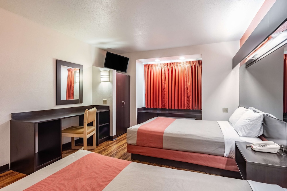 Motel6 Chattanooga, TN - Downtown 19/40