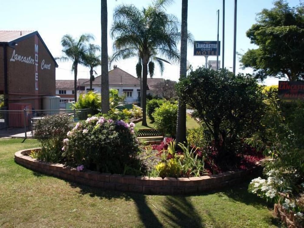 Lancaster Court Motel 35/43