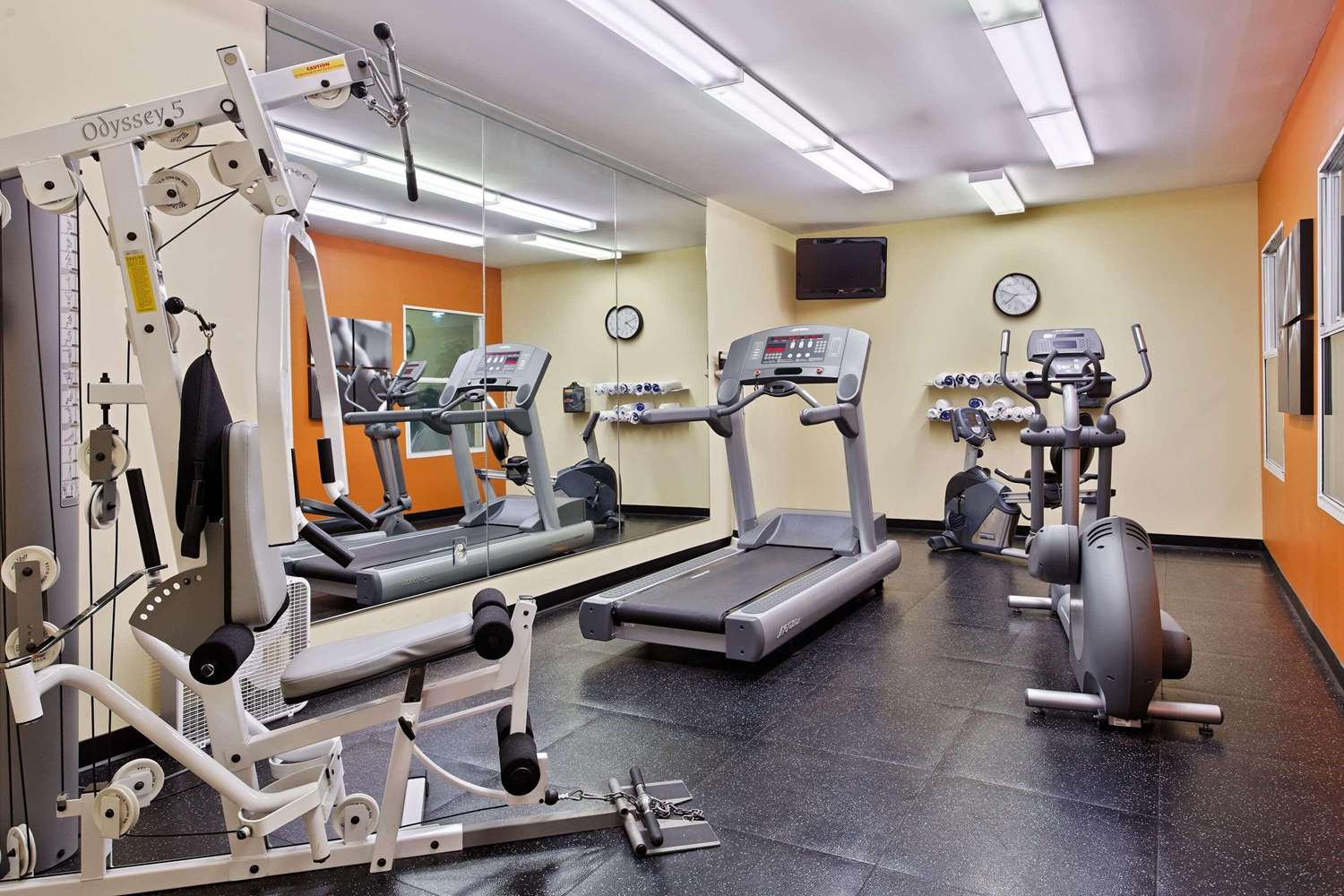 Country Inn & Suites by Radisson, Moline Airport 17/28