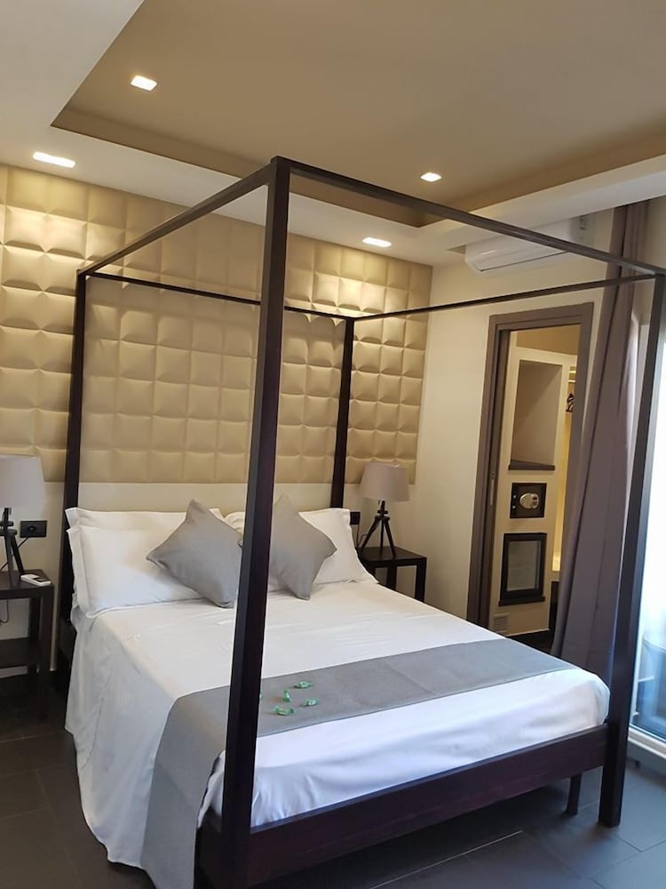 Mina Accomodation 3/22