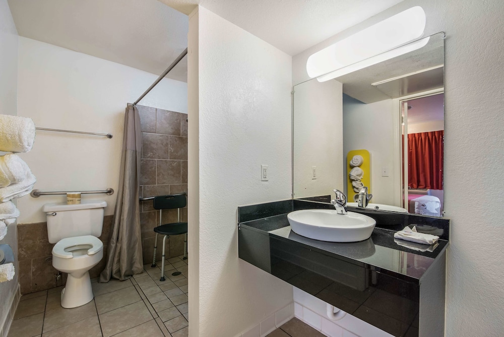 Motel6 Bessemer, AL - Birmingham 24/62