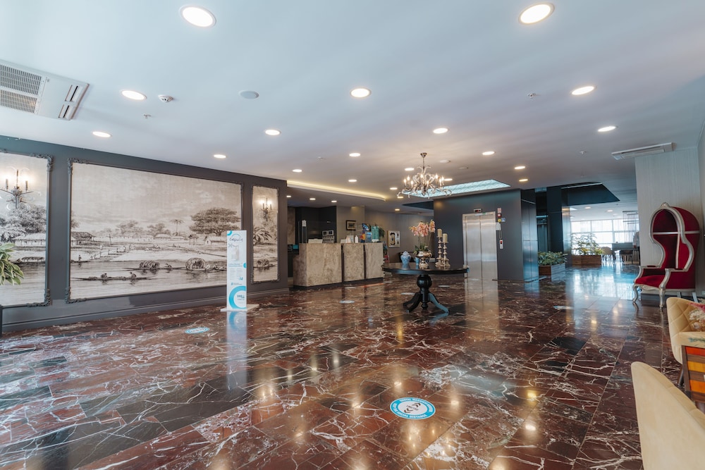 Empula Hotel & Residences 14/50