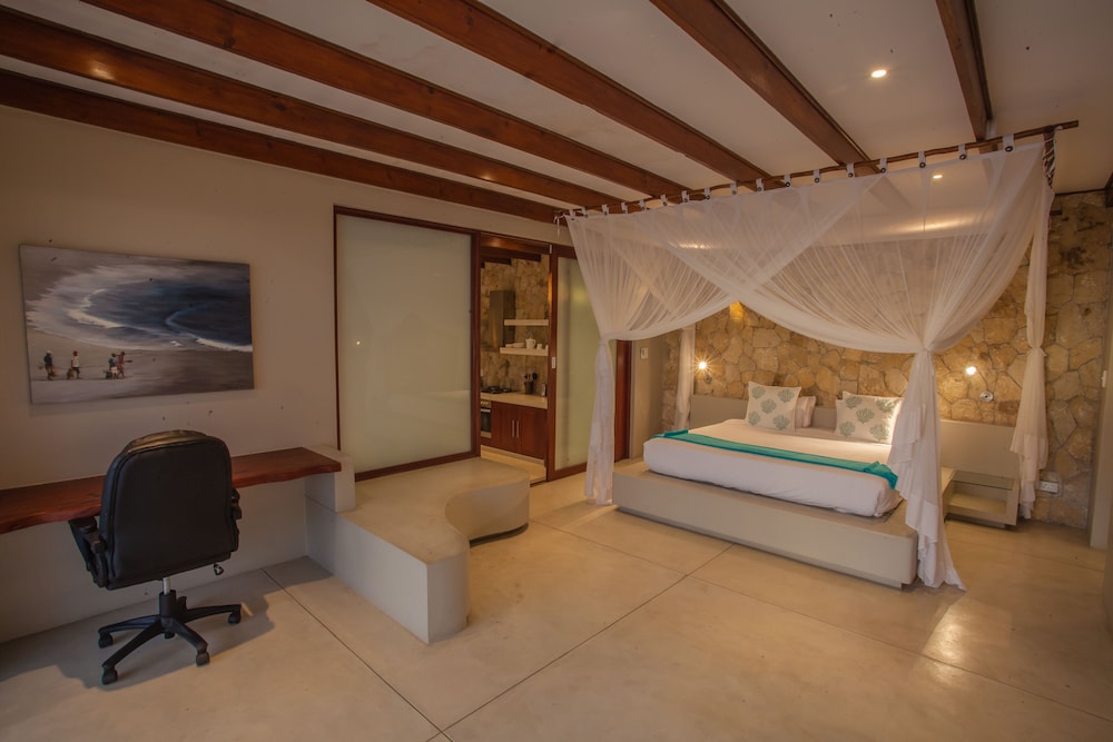 Bahia Mar Boutique Hotel 50/75
