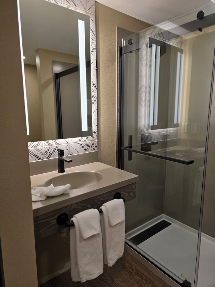 Wintergreen Hotel & Conference Center 46/49