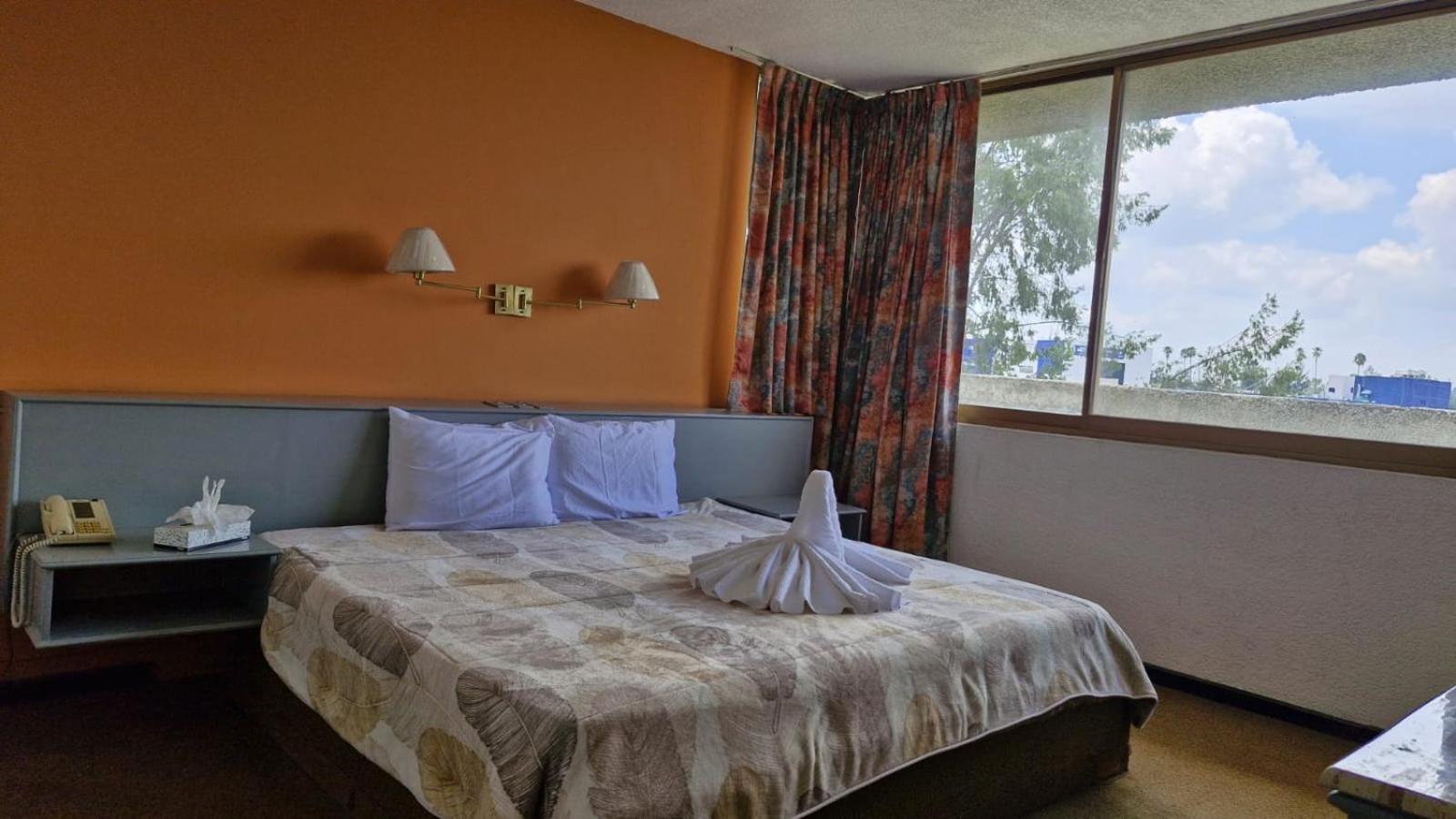 Hotel Parador Del Rio 10/95