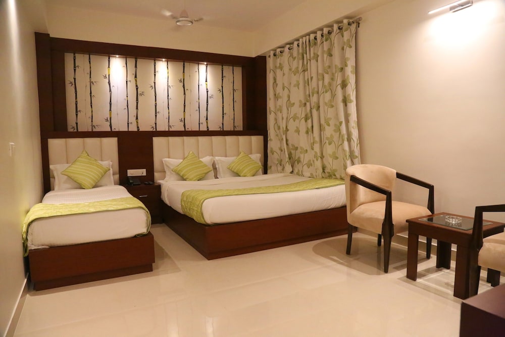 Hotel Varanasi Inn 13/33