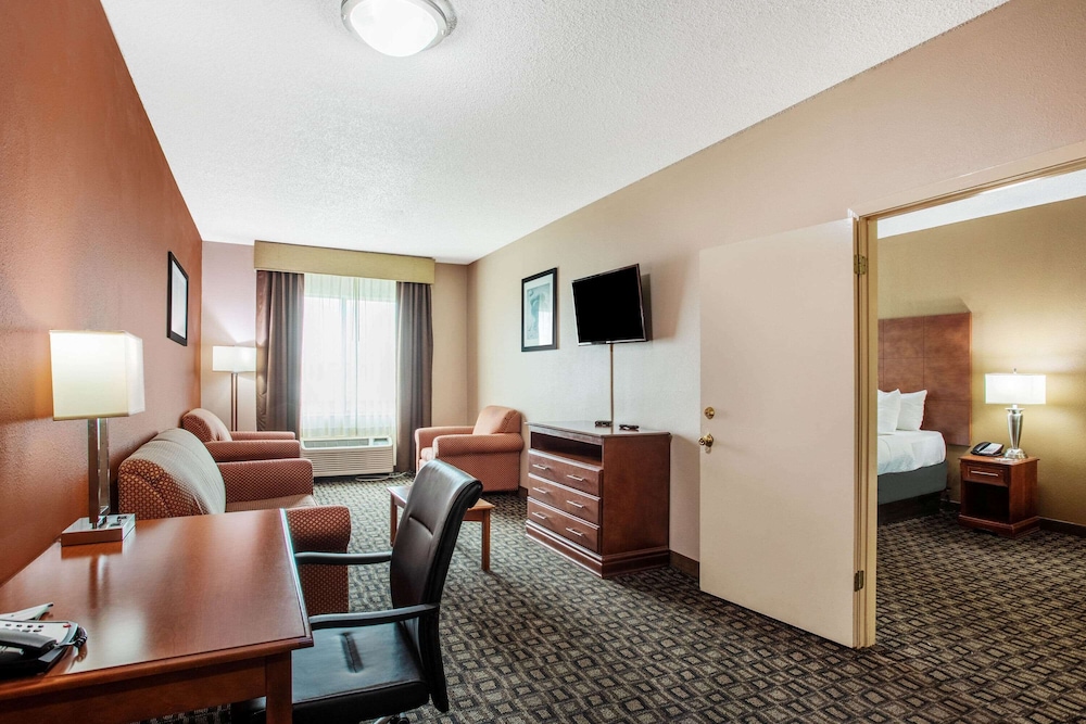 MainStay Suites Decatur River City 29/43