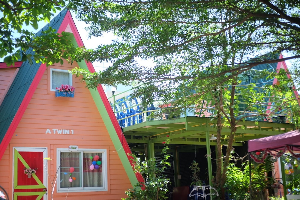 A Houses Homestay 13/90