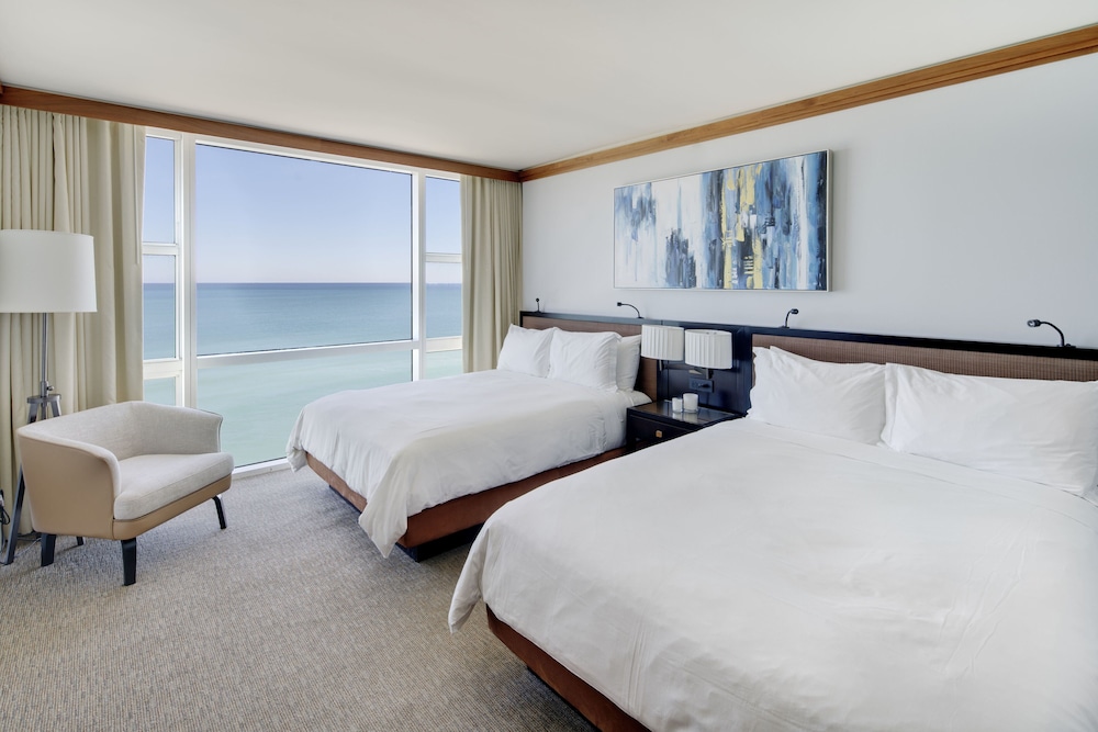 LUXURY, APARTMENT, 2 QUEEN BEDS, OCEAN FRONT, BALCONY, CORNER