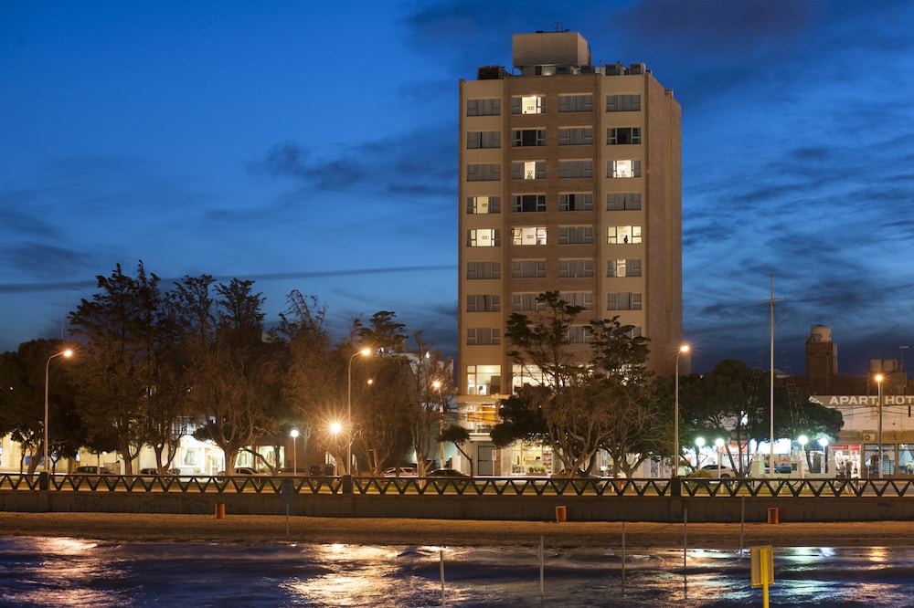 Yene Hue 4/63