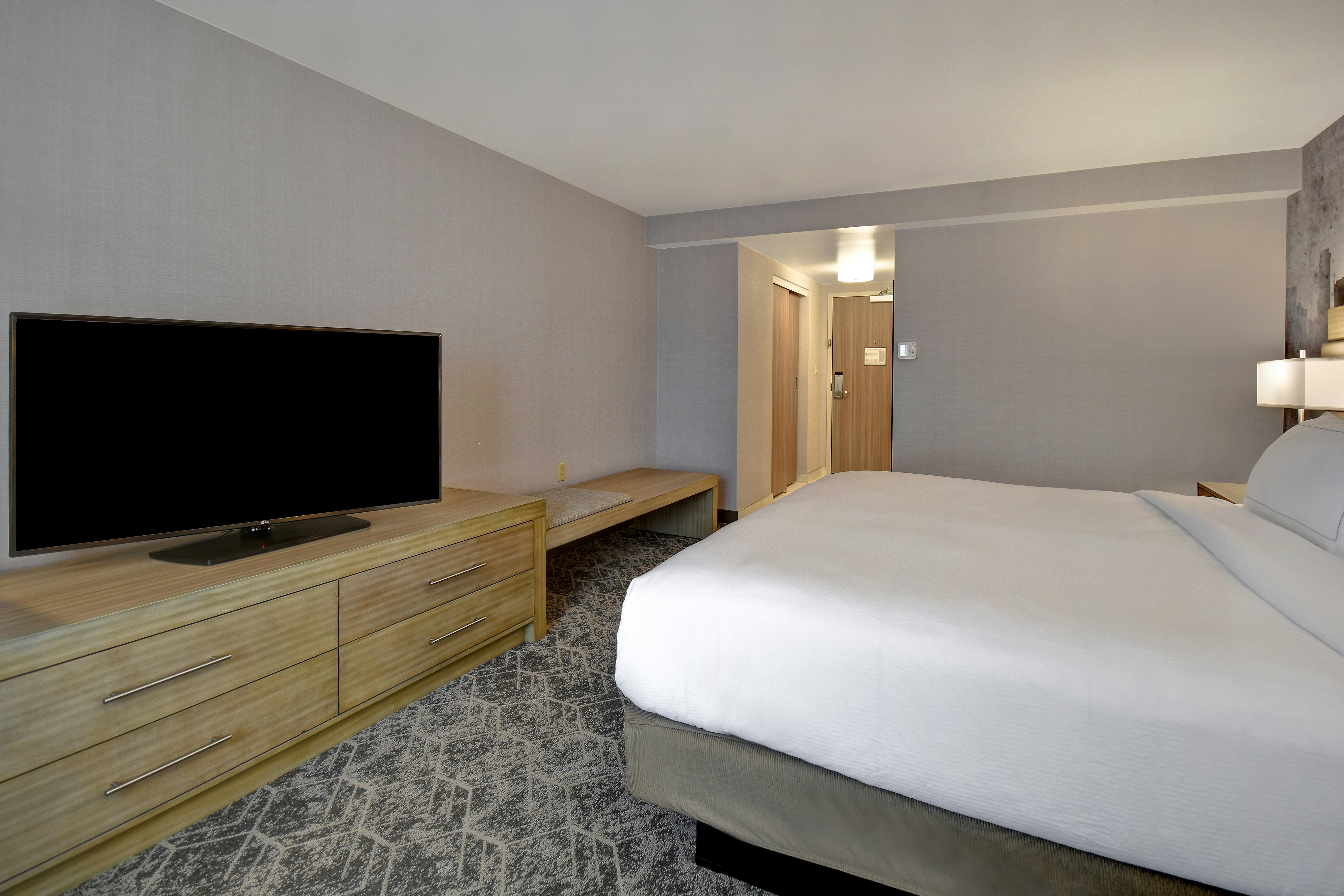 ROOM, KING BED, ACCESSIBLE