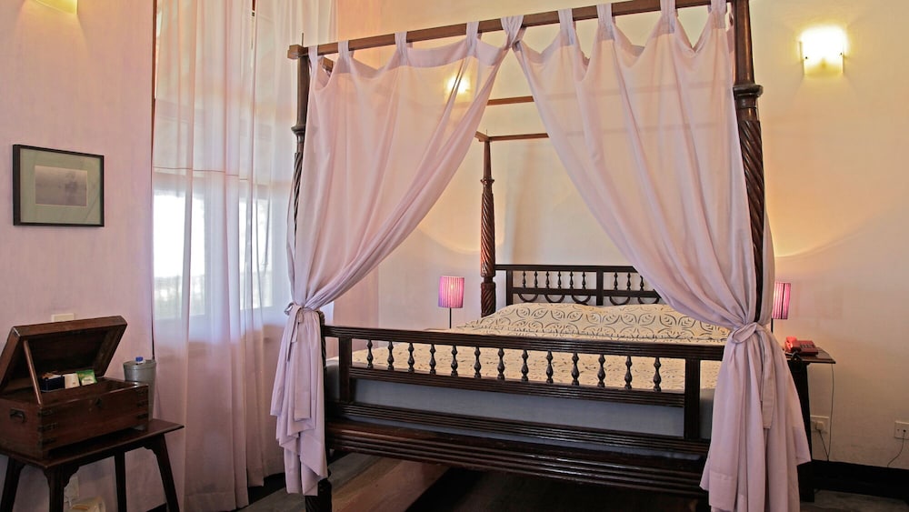 The Bungalow on the Beach - 17th Century, Tranquebar in Tarangambadi