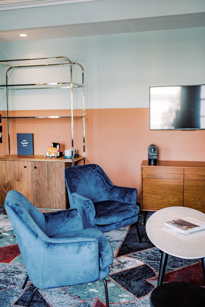 HOTEL STEYNE 7/50