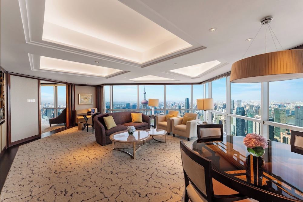GRAND HYATT SHANGHAI 47/69
