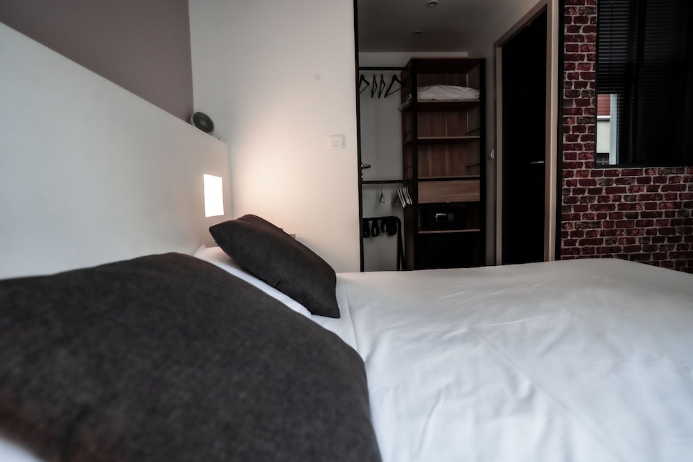 Alive Hotel De Quebec 18/50