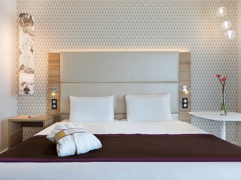 MERCURE PARIS ORLY RUNGIS 12/71