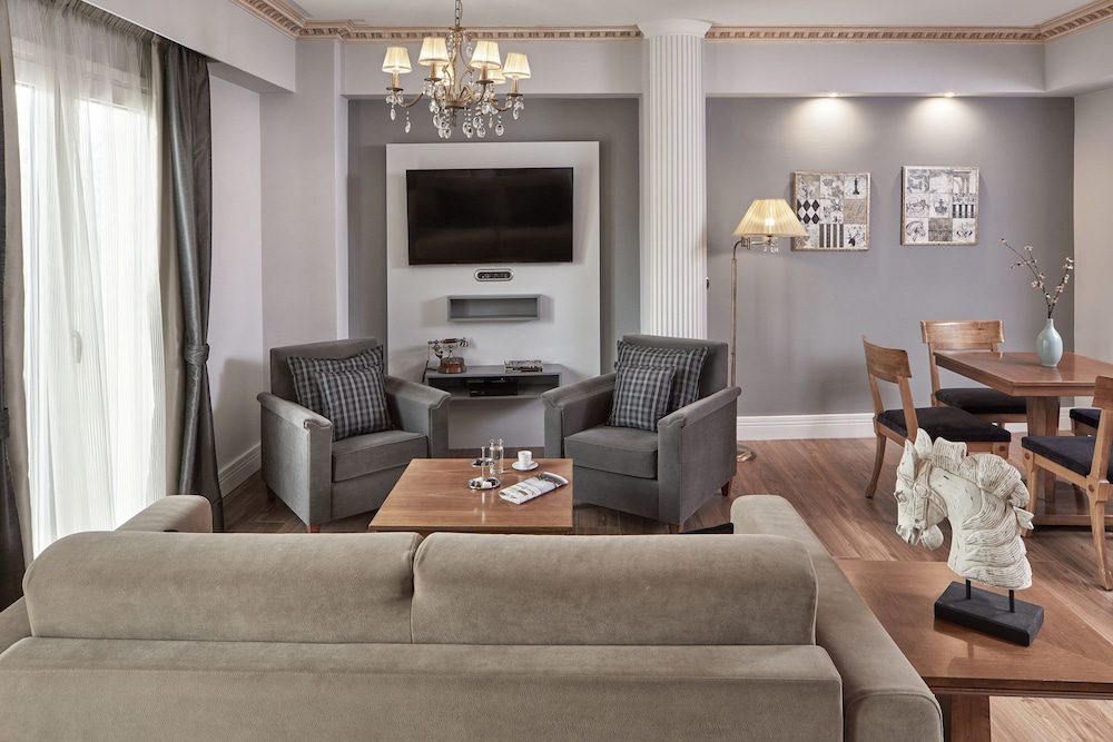 Ava Hotel Suites 20/39