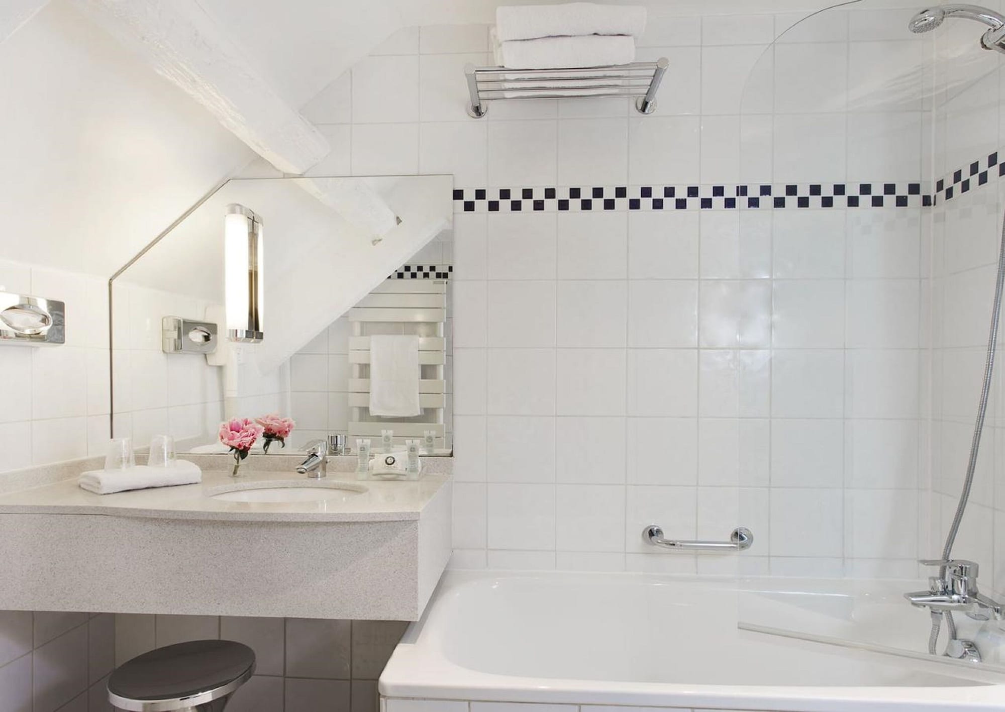 Room, Single, Queen Bed, Hotel Le Colisee 4/5
