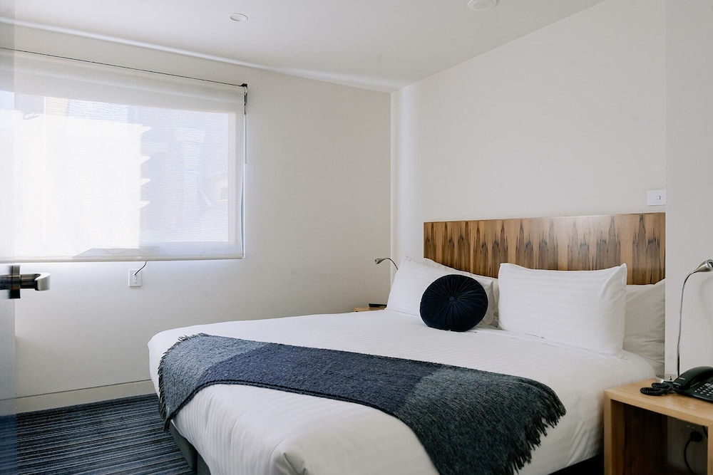 1 BEDROOM, PREMIUM, APARTMENT