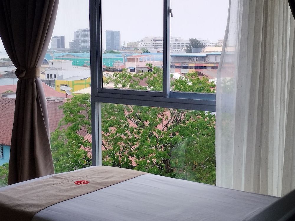 OYO 676 Nasa Hotel 14/33