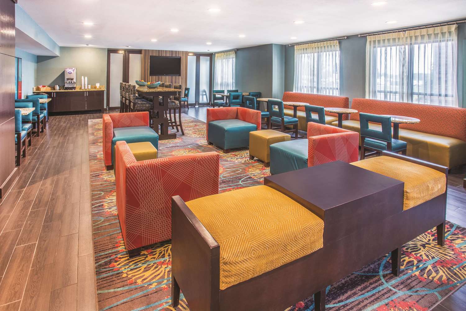 La Quinta Inn and Suites by Wyndham O Fallon, IL - St. Louis 27/37