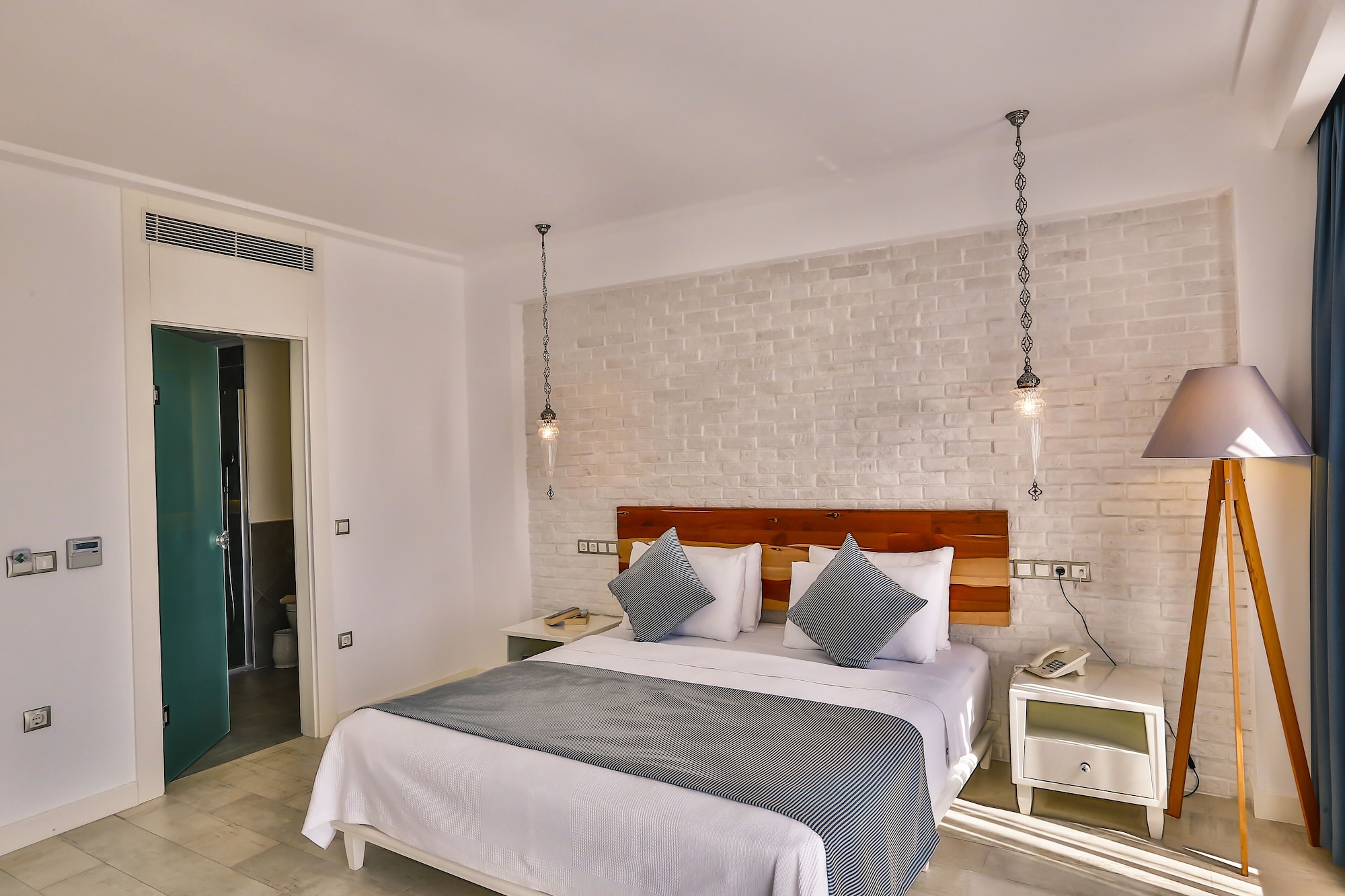 DELUXE, DOUBLE BED, SEA VIEW, BALCONY