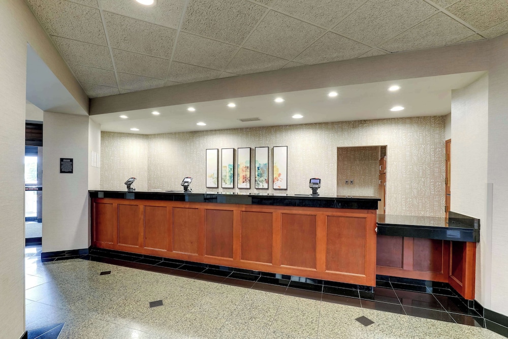 Drury Inn and Suites Birmingham Lakeshore Drive 2/50