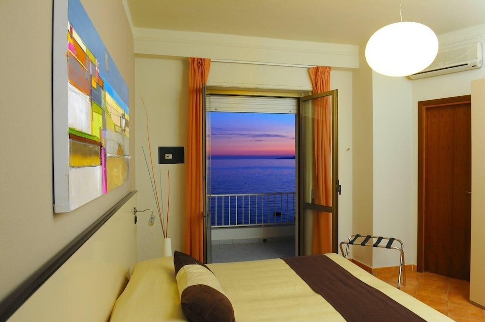 Hotel Mediterraneo Mhm 45/46